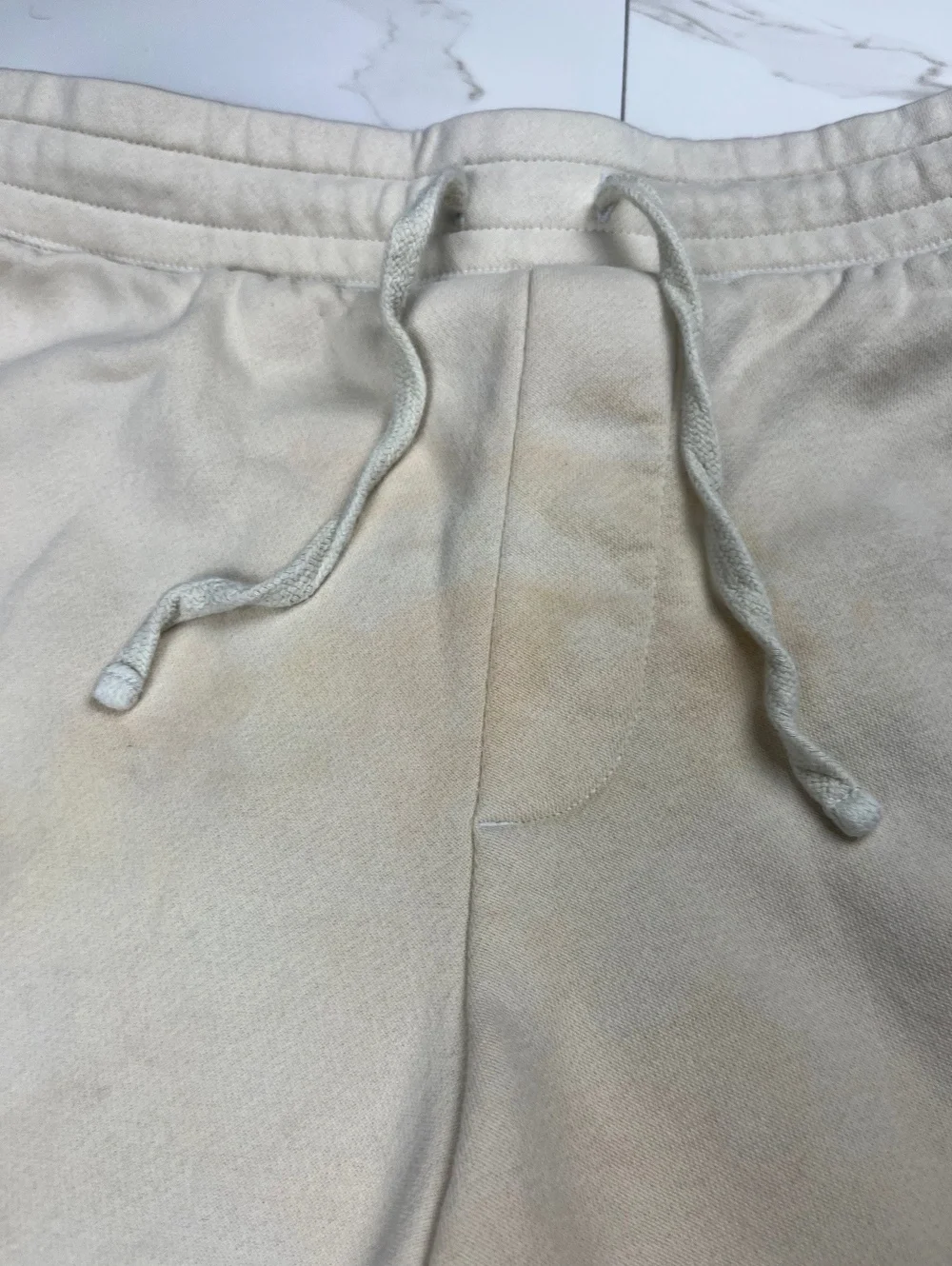 GAP Men's Beige Shorts Medium Casual Drawstring